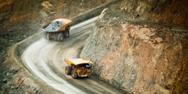 The condition of haul roads is key to maximising the life of OTR mining tyres. 
Credit: Jason Benz Bennee via Shutterstock.